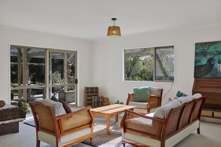 Photo of property in 164 Cross Road, Lepperton, New Plymouth, 4373