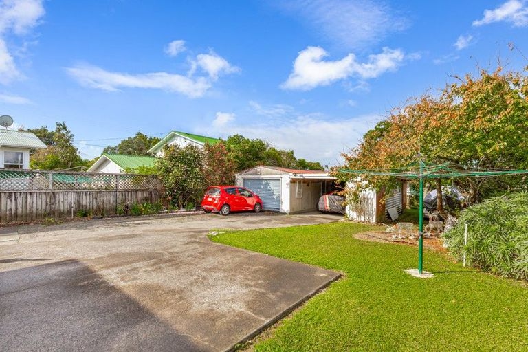 Photo of property in 805 Te Atatu Road, Te Atatu Peninsula, Auckland, 0610