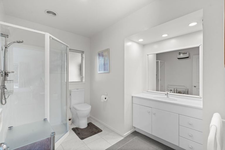 Photo of property in 5 Amesbury Mews, Avonhead, Christchurch, 8042