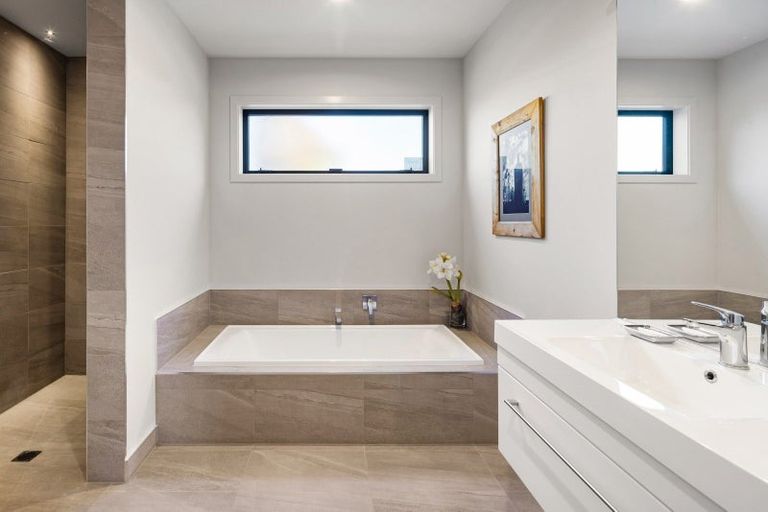 Photo of property in 2a Baxter Michael Crescent, Cambridge, 3434