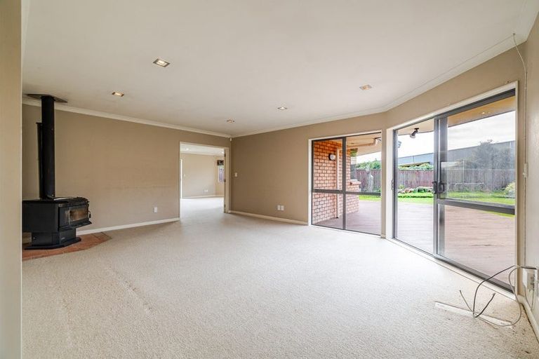 Photo of property in 66 Royal Oak Drive, Kelvin Grove, Palmerston North, 4414