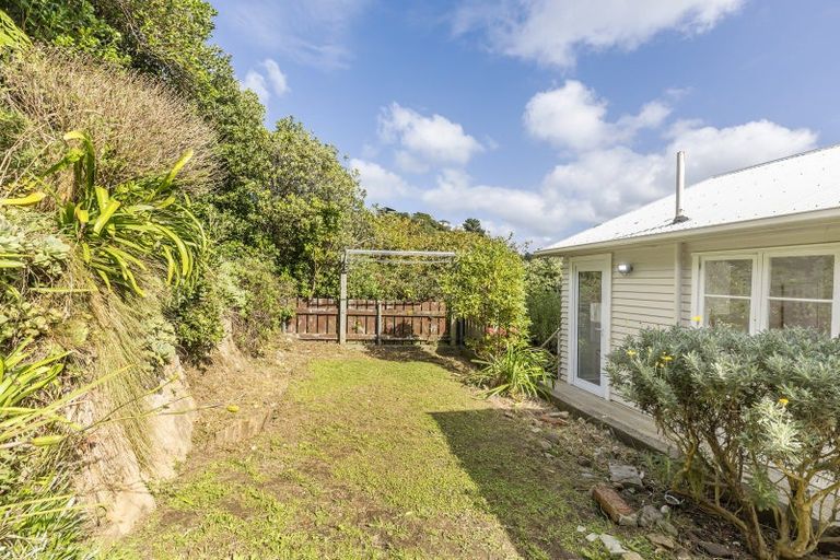 Photo of property in 19 Sidlaw Street, Strathmore Park, Wellington, 6022