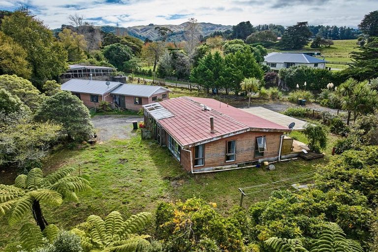 Photo of property in 138 Paekakariki Hill Road, Pauatahanui, Porirua, 5381