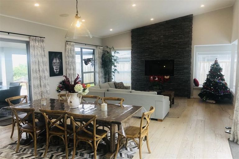 Photo of property in 9 Taranui Way, Paraparaumu Beach, Paraparaumu, 5032