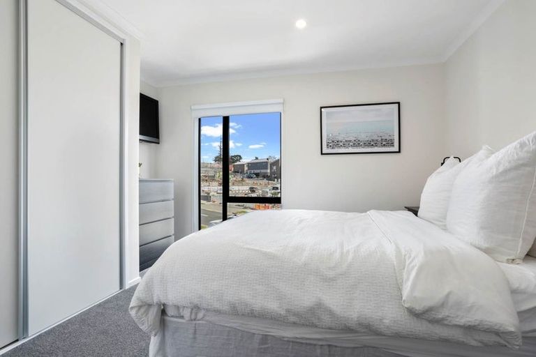 Photo of property in 22 Nugget Avenue, Hobsonville, Auckland, 0616