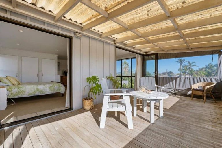 Photo of property in 988 Papamoa Beach Road, Papamoa Beach, Papamoa, 3118