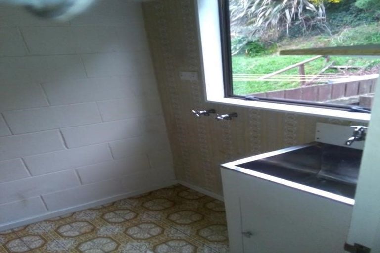 Photo of property in 12/29 Main Road, Tawa, Wellington, 5028