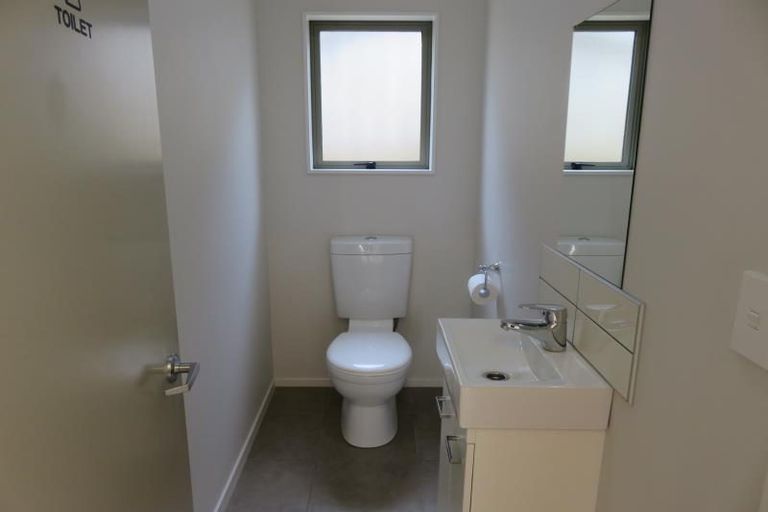 Photo of property in 15 Wantwood Grove, Churton Park, Wellington, 6037