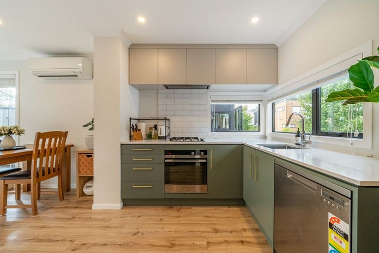 Photo of property in 15 Raeble Walkington Lane, Wallaceville, Upper Hutt, 5018