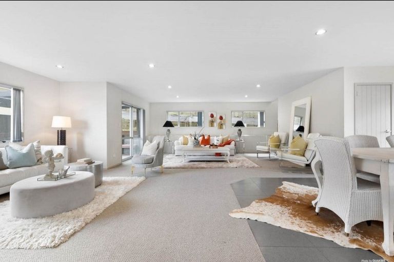 Photo of property in 31 Lucca Crescent, Flat Bush, Auckland, 2019