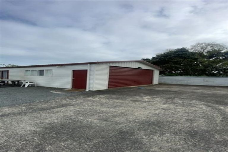 Photo of property in 34 Beauzami Crescent, Ascot Park, Porirua, 5024