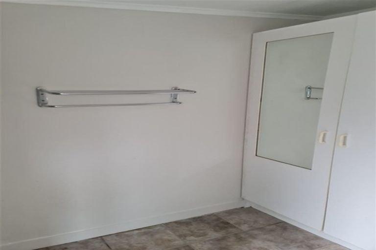 Photo of property in 143 Hutchinson Avenue, New Lynn, Auckland, 0600