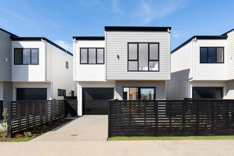 Photo of property in 12 Greenbrier Street, Westgate, 0814