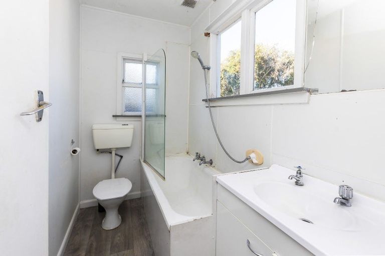 Photo of property in 8 Bass Street, Woolston, Christchurch, 8062