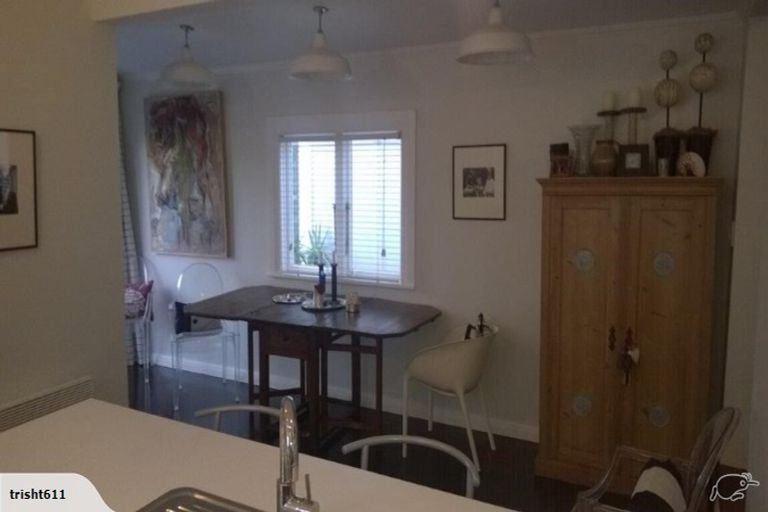 Photo of property in 9 Herald Terrace, Berhampore, Wellington, 6023