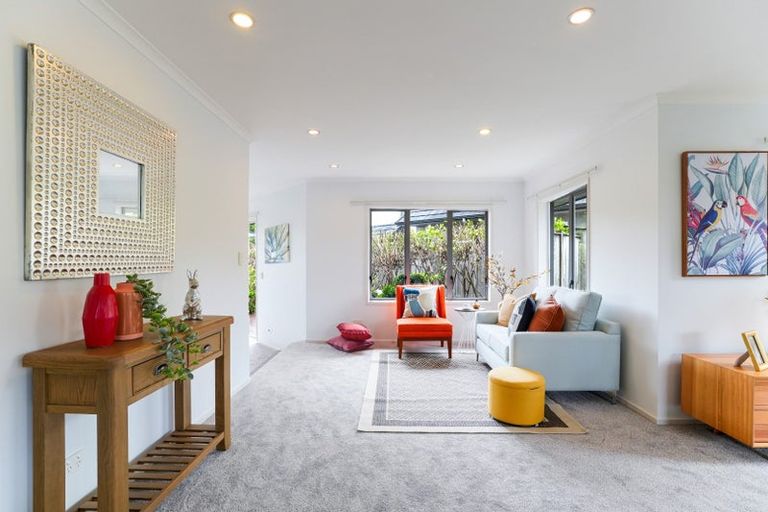 Photo of property in 12 Kouras Place, Flat Bush, Auckland, 2016