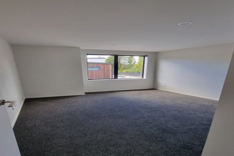Photo of property in 2/28 Raukawa Street, Stokes Valley, Lower Hutt, 5019
