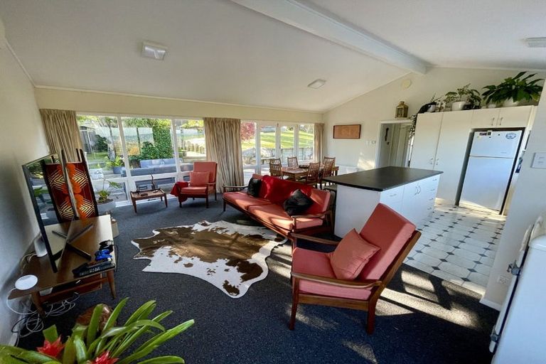 Photo of property in 19 Vista Crescent, Maoribank, Upper Hutt, 5018