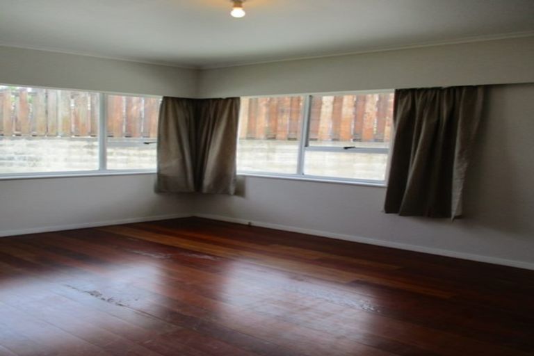 Photo of property in 3 Chrome Place, Henderson, Auckland, 0612