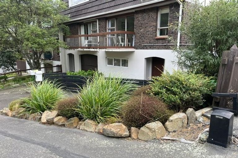 Photo of property in 3a Southern Cross Crescent, Island Bay, Wellington, 6023