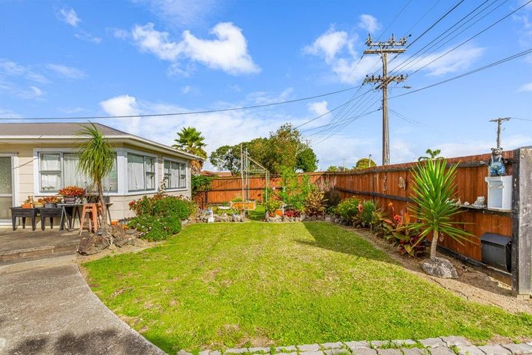 Photo of property in 805 Te Atatu Road, Te Atatu Peninsula, Auckland, 0610