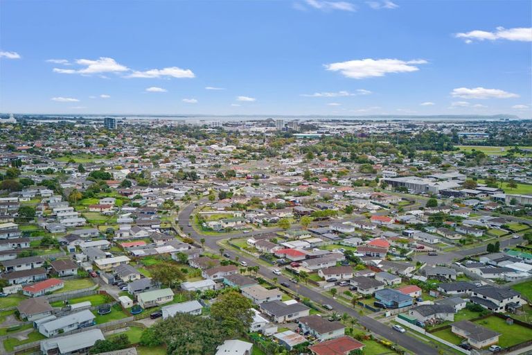 Photo of property in 52 Zelda Avenue, Clover Park, Auckland, 2023