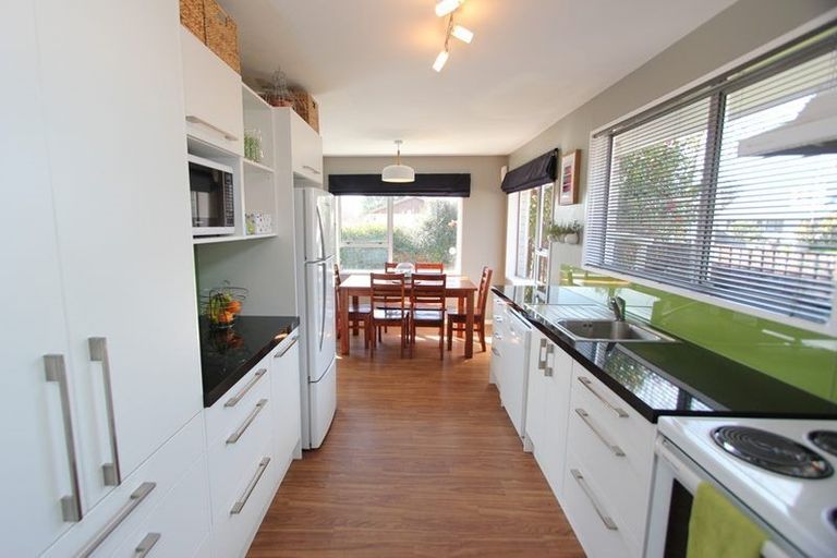 Photo of property in 12 Malabar Crescent, Broomfield, Christchurch, 8042