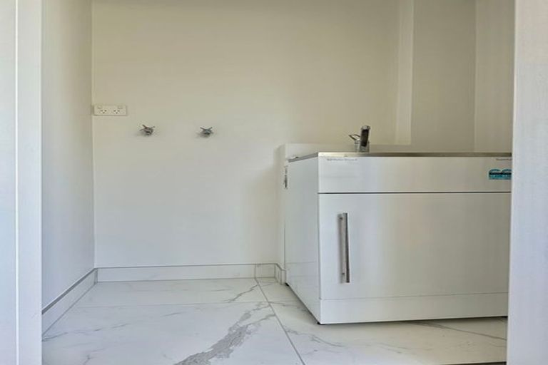 Photo of property in 13 Wicklow Road, Narrow Neck, Auckland, 0622