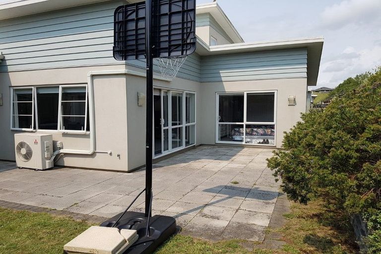 Photo of property in 5 Willowgrange Place, Pukekohe, 2120