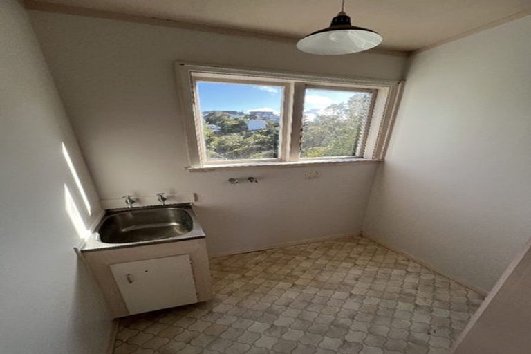 Photo of property in 1 Rajputana Way, Khandallah, Wellington, 6035