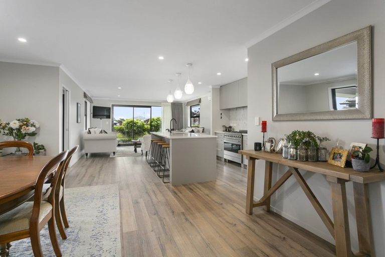 Photo of property in 31 Rose Leigh Drive, Cambridge, 3434