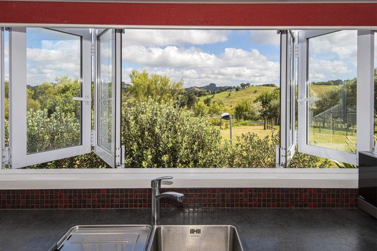 Photo of property in 46 Whakapirau Road, Maungaturoto, 0583