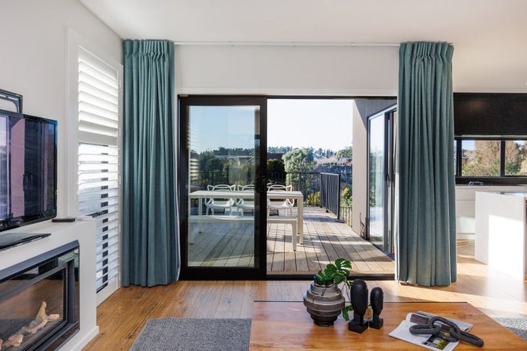 Photo of property in 18 Silkwood Place, Fitzherbert, Palmerston North, 4410