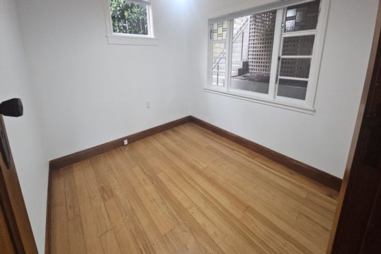 Photo of property in 8 Trelissick Crescent, Ngaio, Wellington, 6035