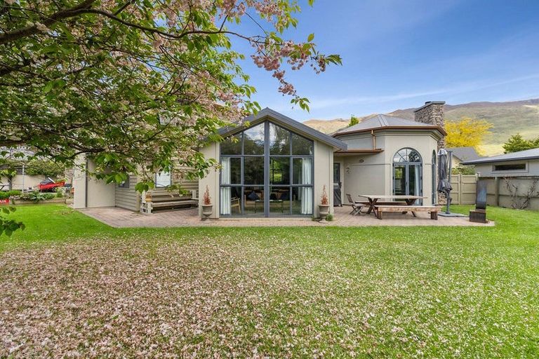 Photo of property in Meadowstone Drive, Wanaka, 9305