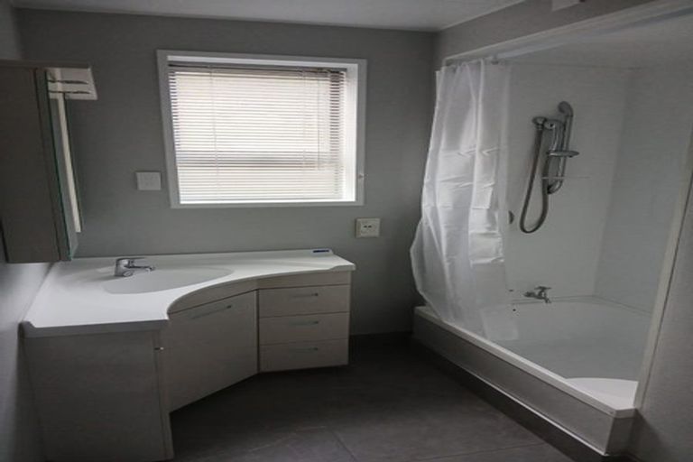 Photo of property in 162 Kaikorai Valley Road, Bradford, Dunedin, 9011