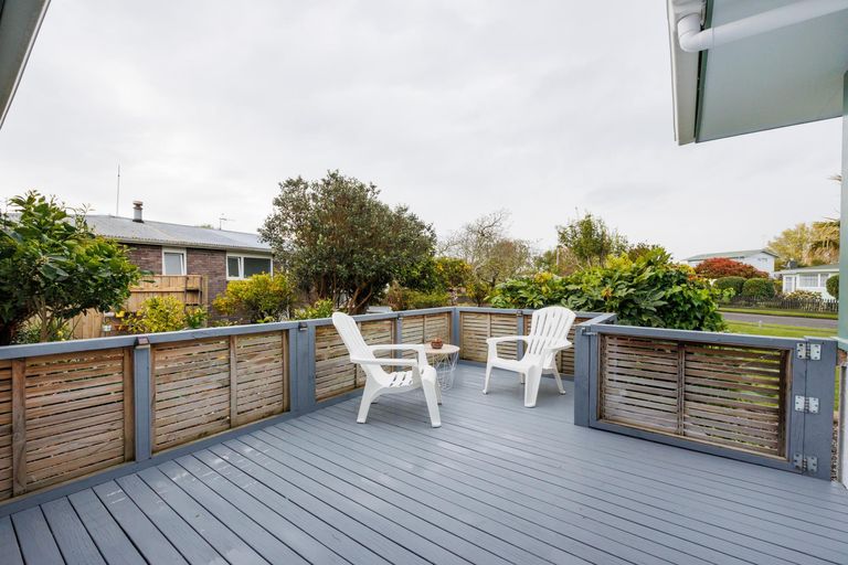 Photo of property in 24 Parkland Crescent, Terrace End, Palmerston North, 4410