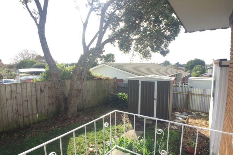 Photo of property in 94 Lynwood Road, New Lynn, Auckland, 0600