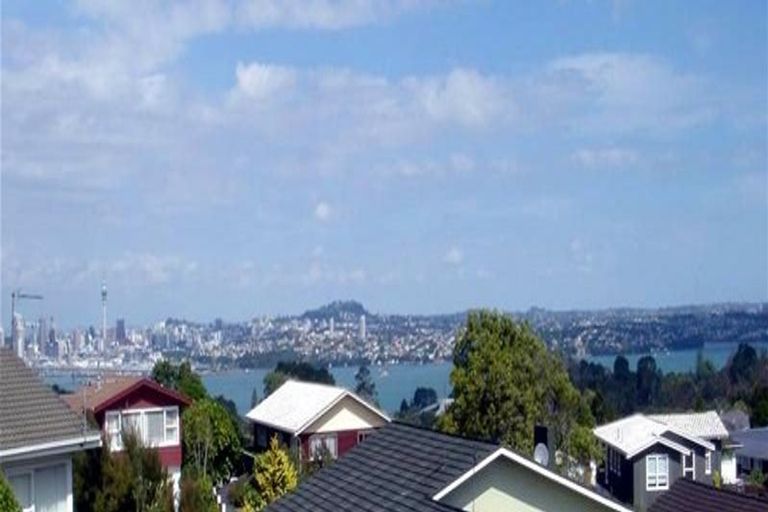 Photo of property in 9 Chelsea View Drive, Chatswood, Auckland, 0626