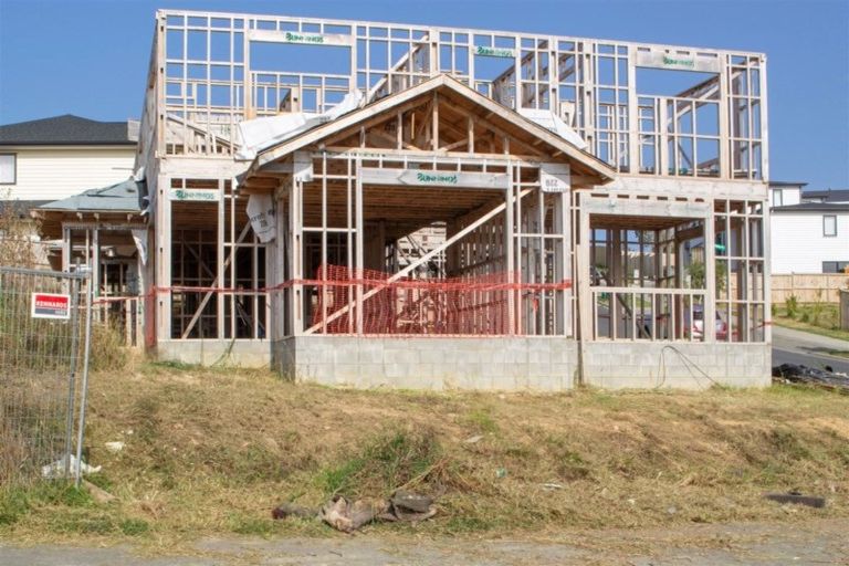 Photo of property in 18 Kahu Close, Orewa, 0931