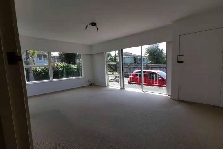 Photo of property in 1/3 Merriefield Avenue, Forrest Hill, Auckland, 0620