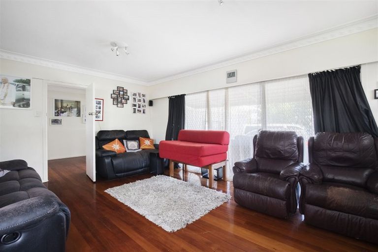 Photo of property in 66 Mckenzie Road, Mangere Bridge, Auckland, 2022