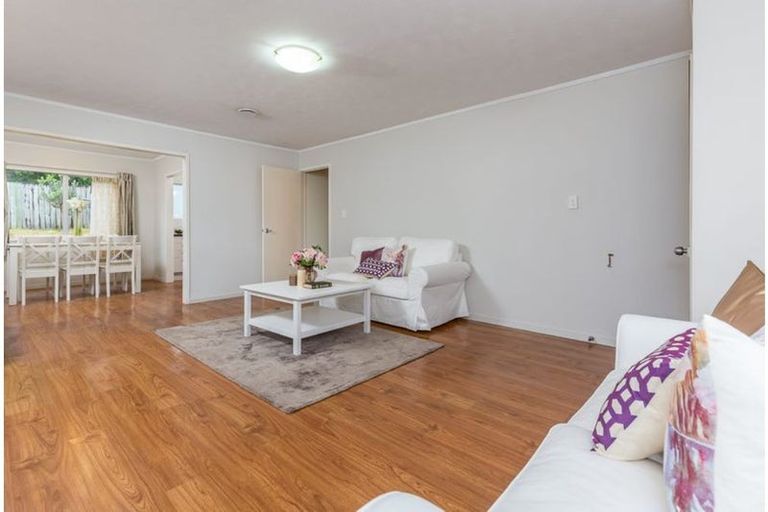 Photo of property in 60 Kohekohe Street, New Lynn, Auckland, 0600