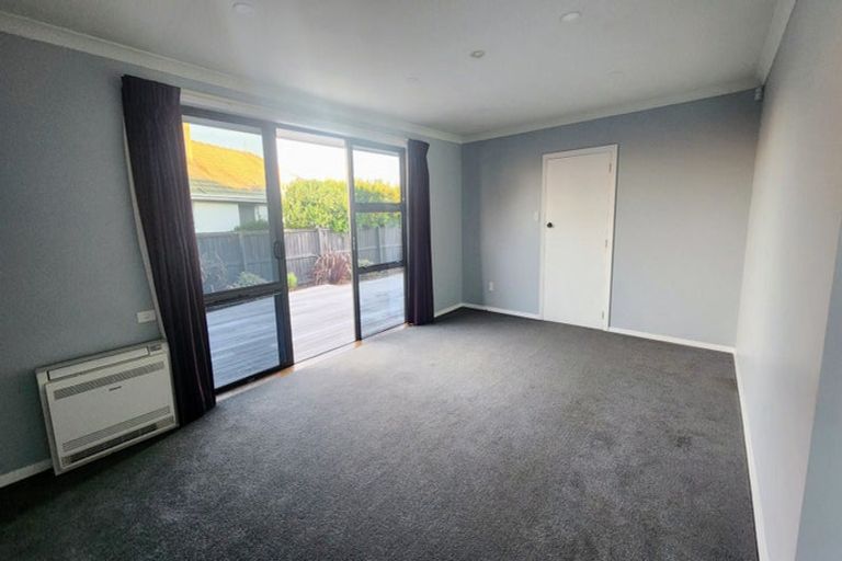 Photo of property in 87 Farquhars Road, Redwood, Christchurch, 8051
