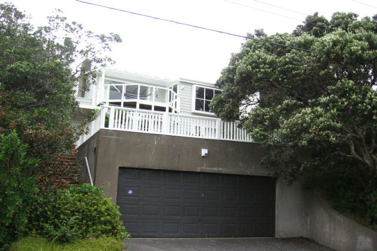 Photo of property in 57 Ranui Crescent, Khandallah, Wellington, 6035