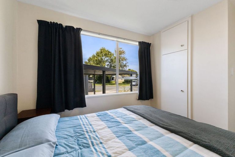 Photo of property in 2 Magenta Place, Broomfield, Christchurch, 8042