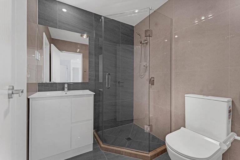 Photo of property in 12a Mcleod Road, Weymouth, Auckland, 2103