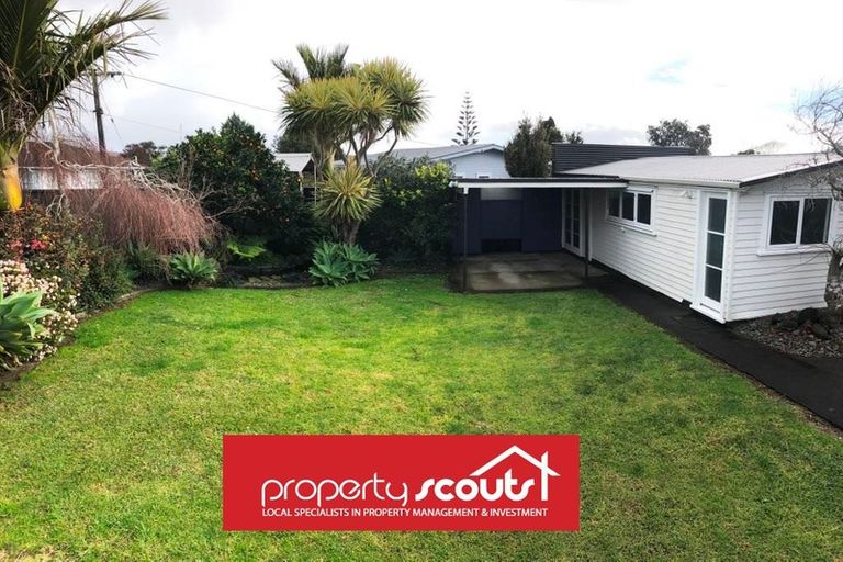 Photo of property in 76 Gloria Avenue, Te Atatu Peninsula, Auckland, 0610