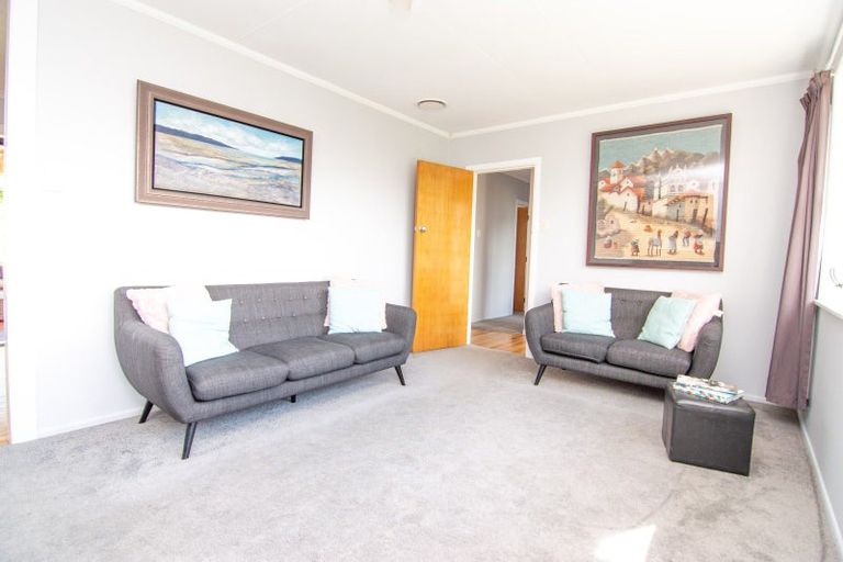 Photo of property in 10 Piper Place, Roslyn, Palmerston North, 4414
