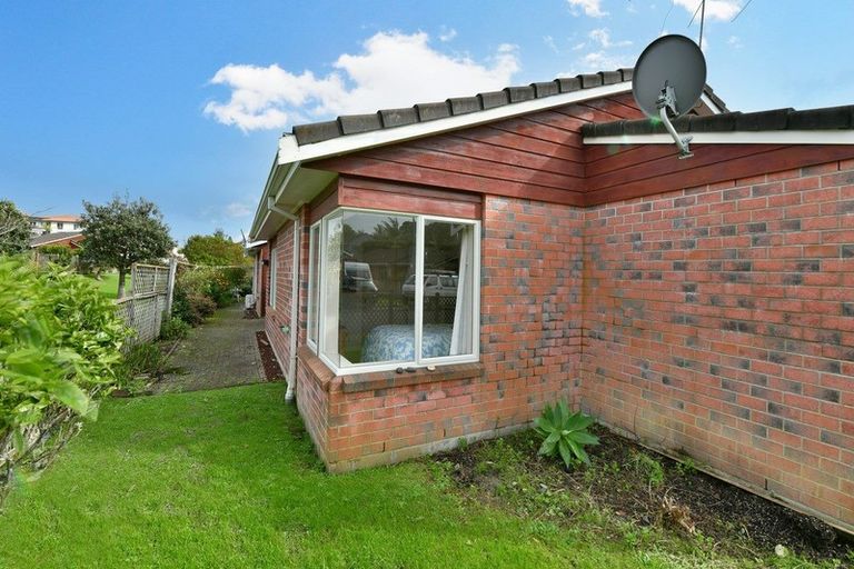 Photo of property in 15 The Grove, Red Beach, 0932